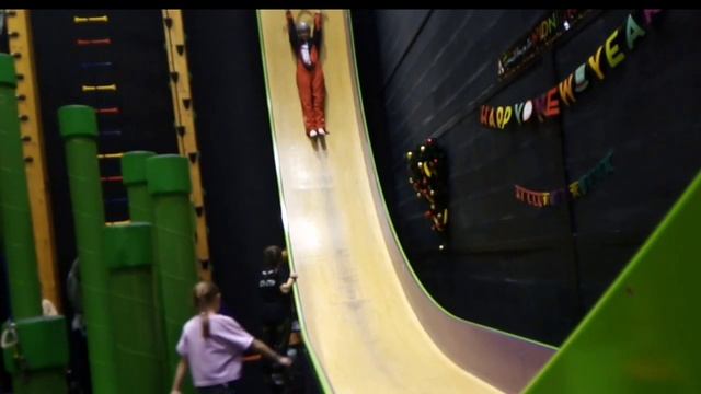 РАЗВЛЕКАЕМСЯ В ГОРИЛЛА - ПАРКЕ🦍⭕СКАЛАДРОМ, БАТУТЫ, КАФЕ.