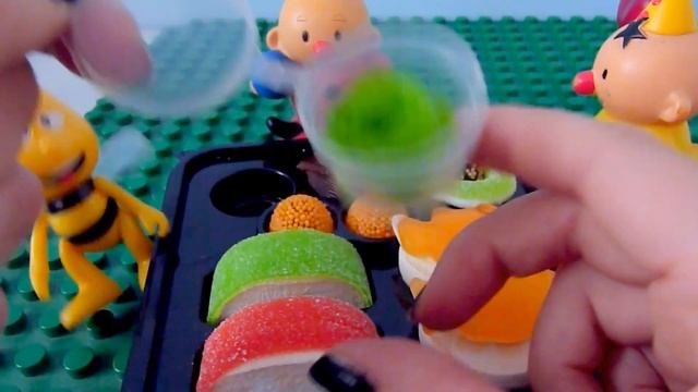 BUMBA En Zijn Vriendjes Eten Sushi Van Snoep - Sushi