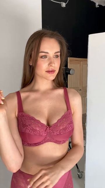 👙Большие размеры. Бюстгальтер и трусы цвета рубин Milady Lingerie.  Ссылка в описании #short