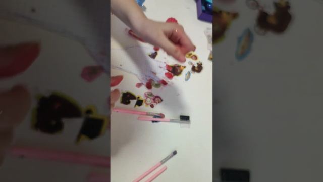 канал Ульянин дом. видео как надо правильно красить ногти