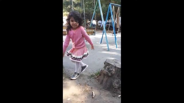 LaMa. Забавные Игры на пеньке.