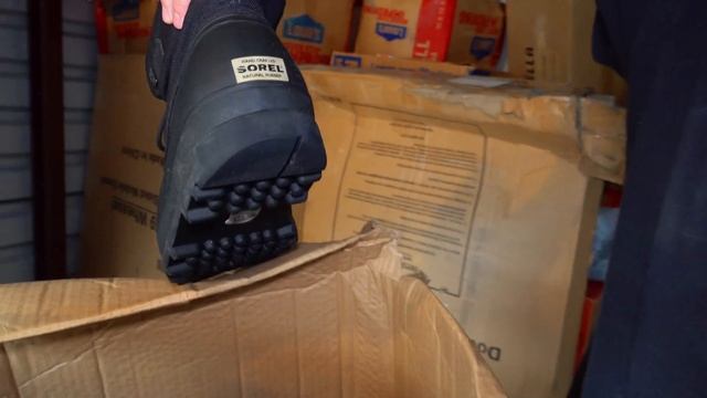 ONE MILLION CASH Found In SAFE Inside Storage Unit!