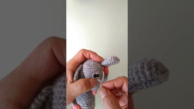 Крыска Фло. Оформляем глаза, вышиваем белки глаз