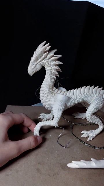 Дракон в процессе работы #short #shorts