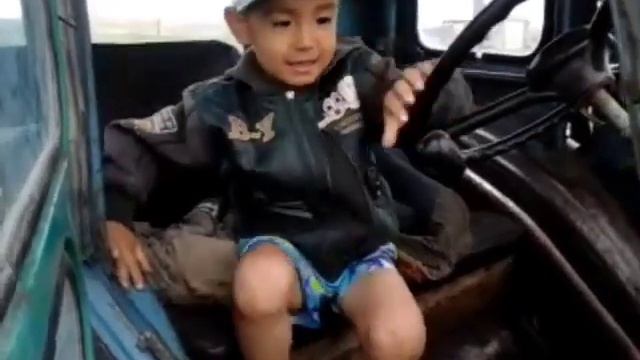 Синий трактор