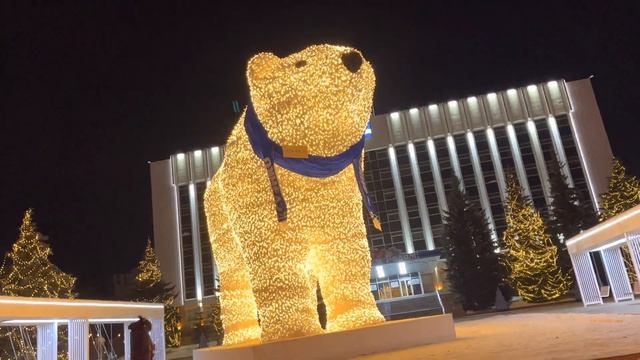 Медведи и пешеходная улица Tyumen