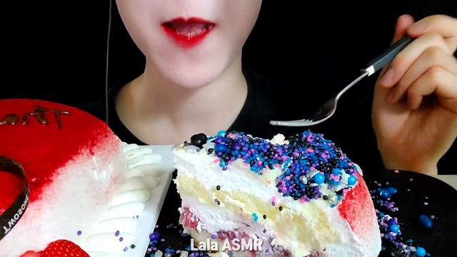 ASMR STRAWBERRY CAKE+GALAXY CANDY 딸기케잌+갤럭시 캔디 리얼사운드 먹방 EATING SOUNDS MUKBANG NO TALKING EATING SHOW