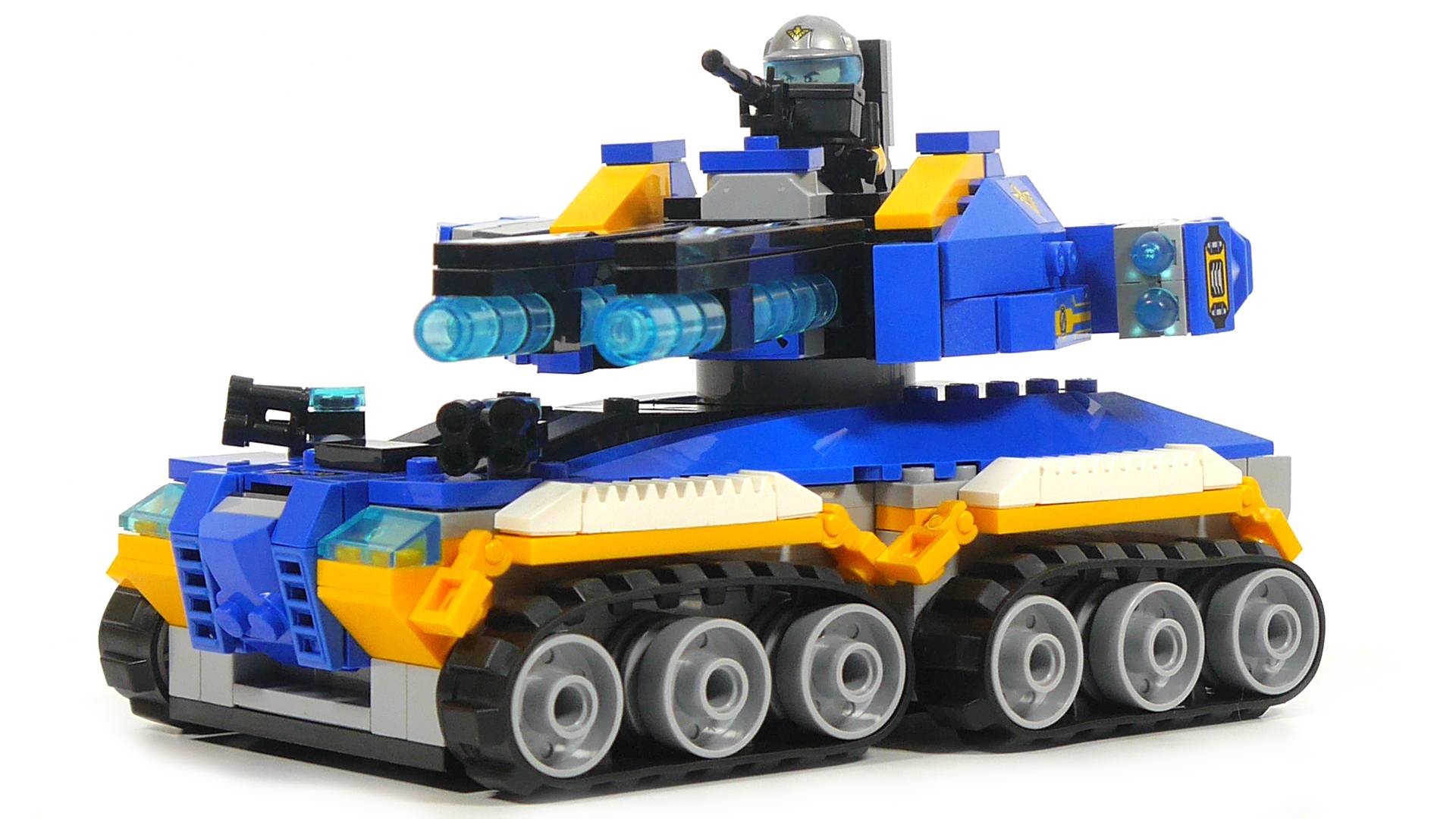 Собираем танк будущего из конструктора лего -  Qman The High-tech Era 2713