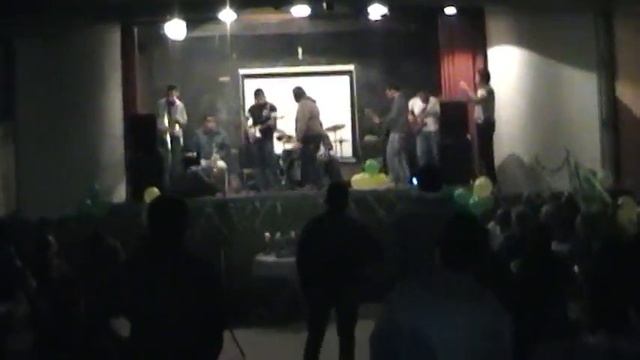 CUARTOSCURO - No Tan Distintos (cover SUMO)