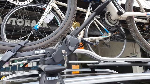 Mini Countryman แร็คจักรยาน Thule Proride 598 บรรทุกจักรยาน 2 คัน + แร็คหลังคา Thule