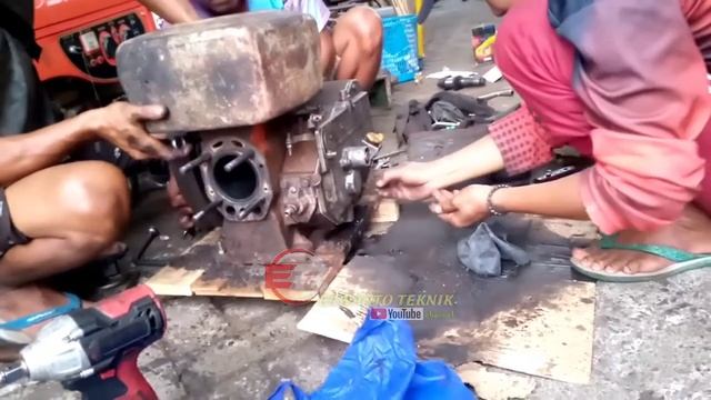 Bongkar Dan Servis Diesel 8 Pk . Swan R180