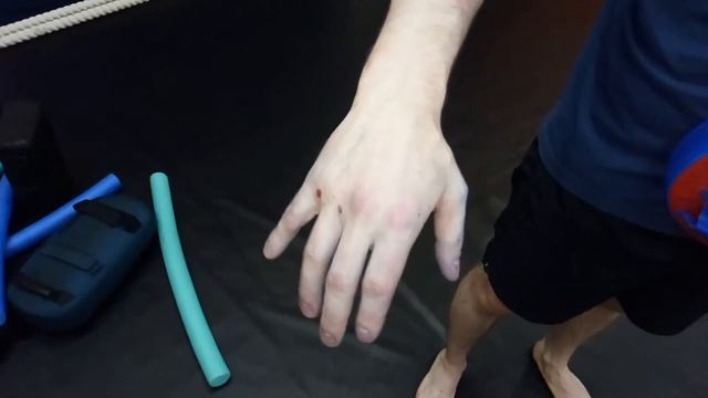 Серёга. Держал лапы Виталику. День первый