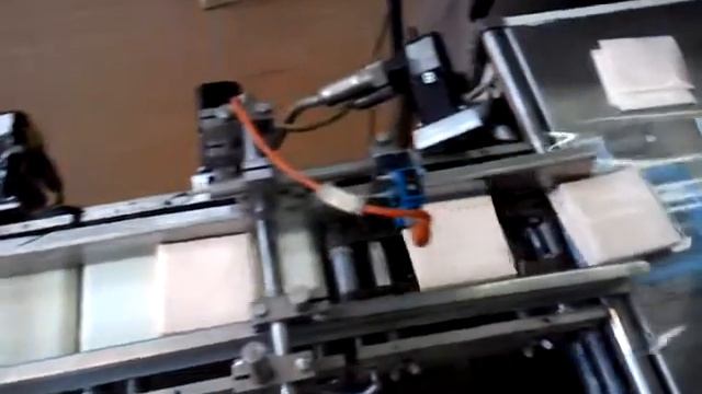 Проблема с позиционированием продукта на упаковке типа флоу-пак