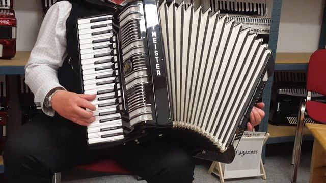 Klangprobe Akkordeon Weltmeister S4 Cassotto
