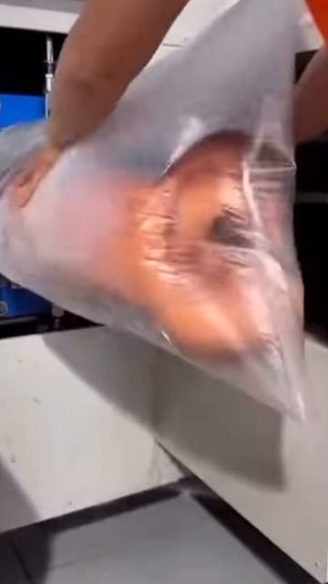 Как упаковывают #одеяло #упаковка