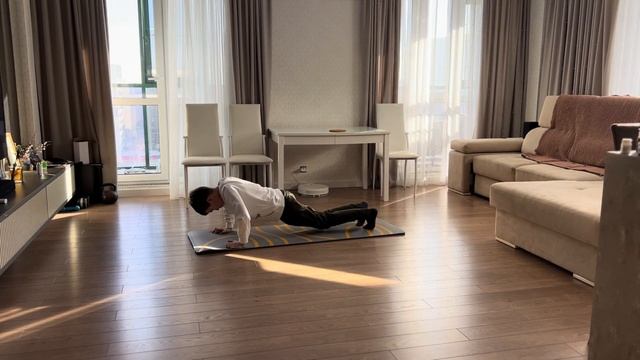 Сериал НА КАНИКУЛАХ (1 серия 1 сезон) «каникулы с пользой»