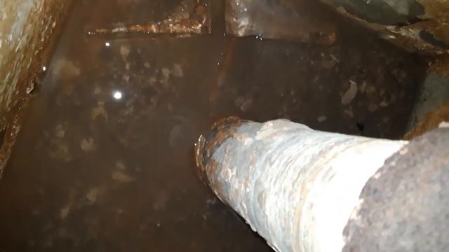 Бежит бежит водичка. Не пейте воду  из-под крана..