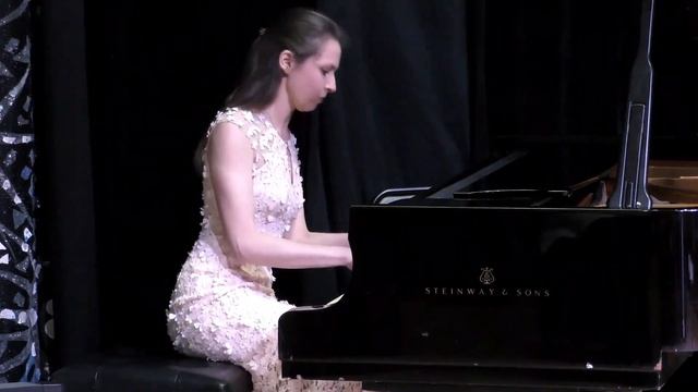 Легенди палаців і замків України.