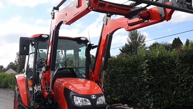 Kubota M4073 with 74hp and LK1500U loader. An economic tractor ideal for any farmyard.