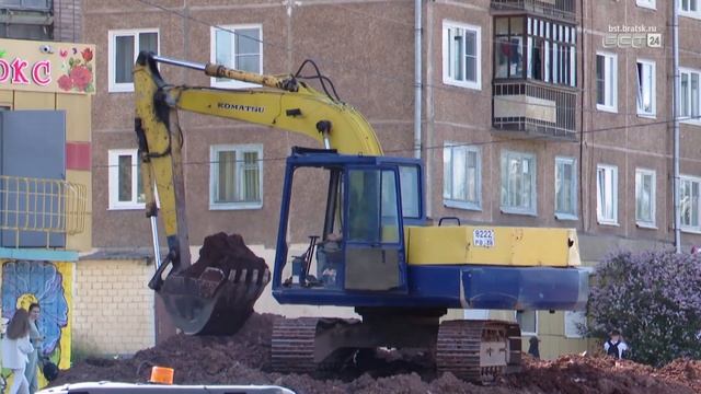 На перекрёстке Мира и Курчатова идёт замена сетей водоснабжения