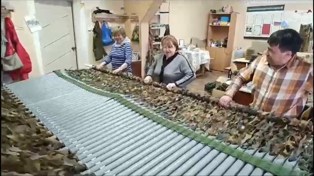 Л.В.Евстифеев оҥорбут маскировочнай сиэккэни өрөр станок