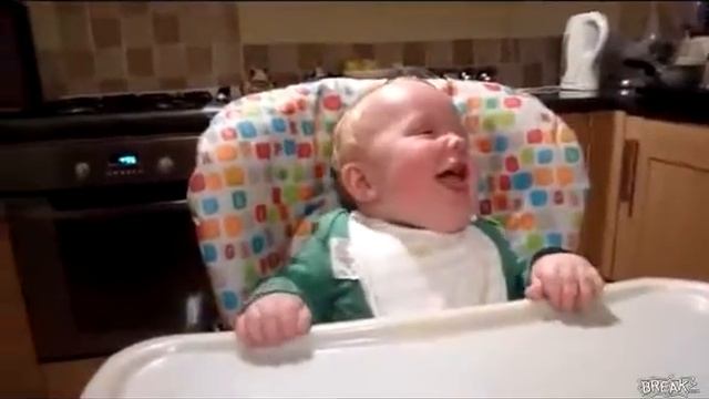 От смеха я ржу до слез :) Прикольный пупс и папа.