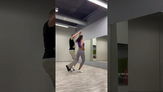 Красивый танец бачата научиться 💃 🕺