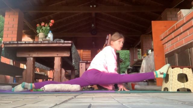 Моя растяжка на правый шпагат💖