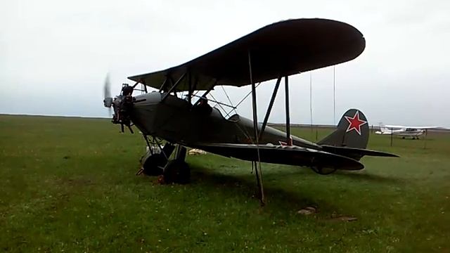 Где тут вставляются нитки?