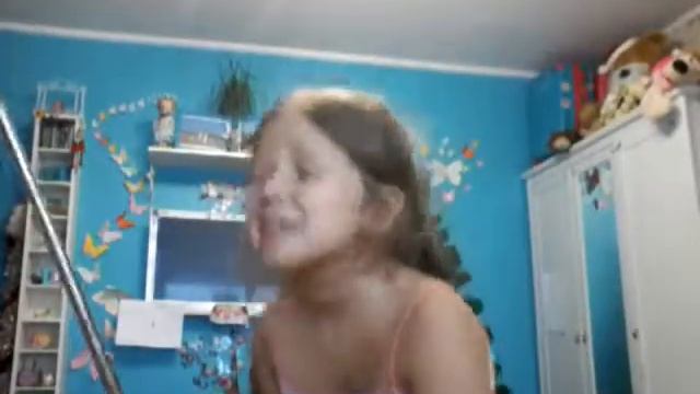 Нет любимые колготки порвались