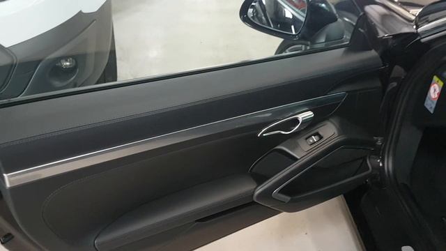 RV65GYG PORSCHE 911 BLACK EDITION