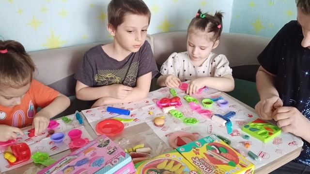 Творческий досуг, еда из пластилина