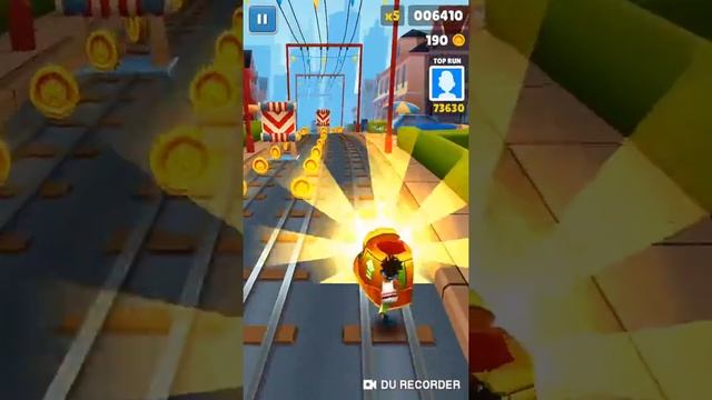 Играя на SUBWAY SURF