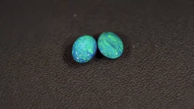 Пара австралийских опалов дублетов
