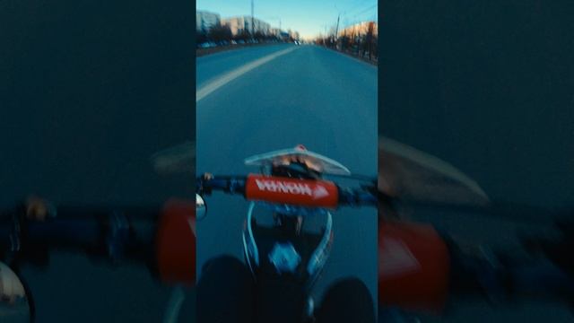 На питбайке открыл сезон 2025