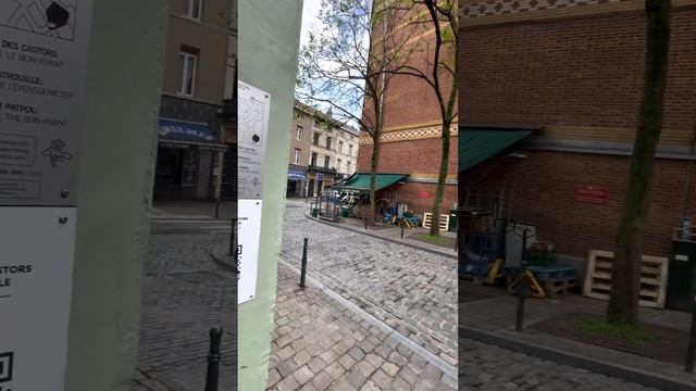 Иллюстрация БЕЛЬГИЙСКИХ КОМИКСОВ на стенах зданий Брюсселя.