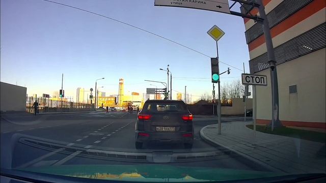 Слева направо, поворот не оттуда.