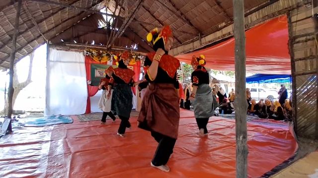 Kump Tari Dari Busak Bajajok