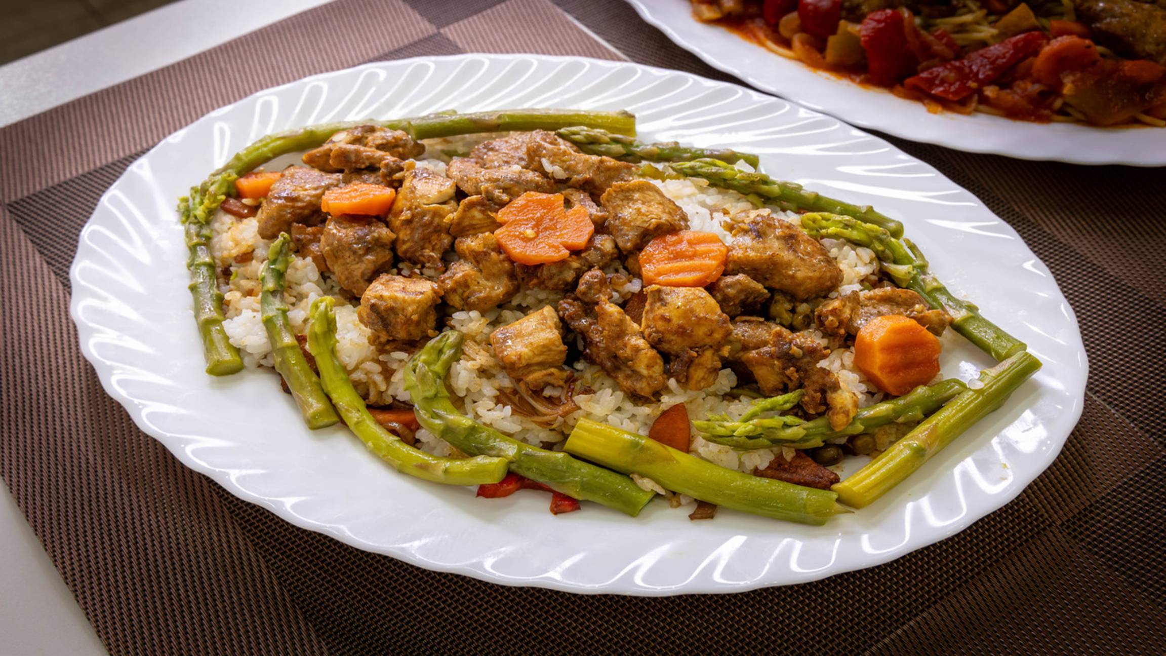 Kуриная грудка с двумя гарнирами: идея оригинального ужина для вас!