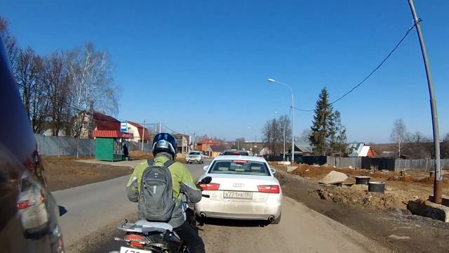 Эх,дороги....На мотоциклах на работу по пробкам