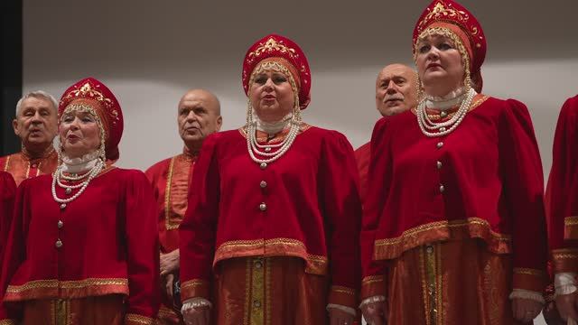 Четверть века за Околицей