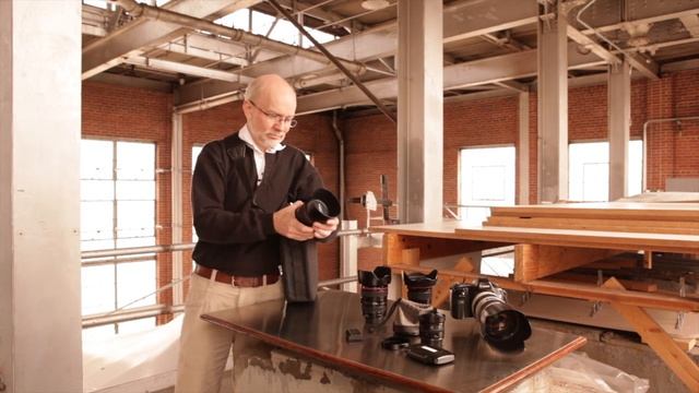 Loading The TOM BIHN Camera I-O Bag