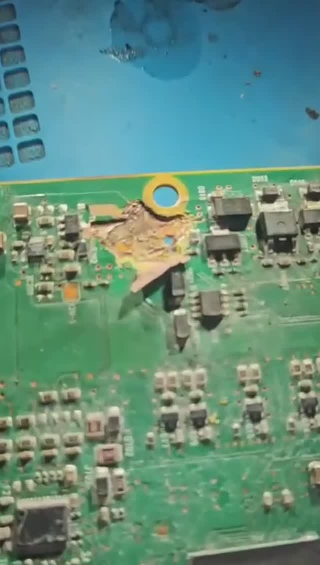 Электронный блок управления автомобилем. Клонирование и ремонт