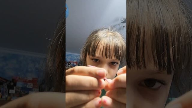 як зробити брілок своїми руками! Усеж одна нитка і прикріплення і усе.! Легко й гарно!