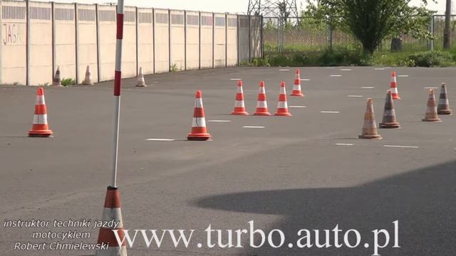 Zadanie egzaminacyjne - omijanie przeszkody 50 km/h WORD Łódź - Szkoła Motocyklowa Turbo Pabianice