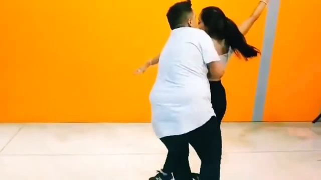 ℂ𝕃𝔸𝕌𝔻𝕀𝕆 ℤ𝔸𝔹𝔸𝕃𝔸 Meli Moreno Bachata Sensual