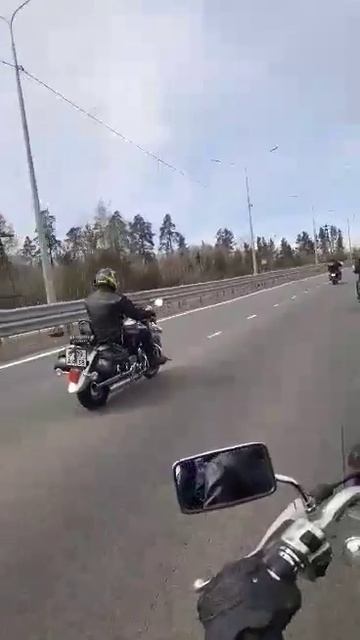 ... тож куда то катили...