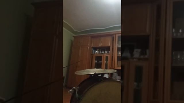 Як іграти на бубні