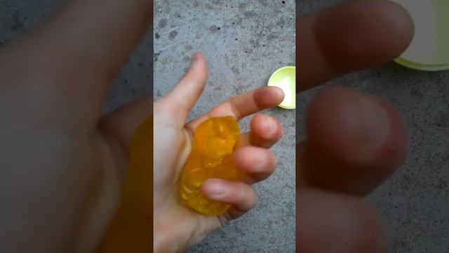 Лизун пукалка