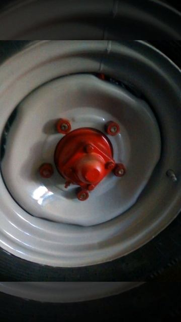 Покрасили трактор т25